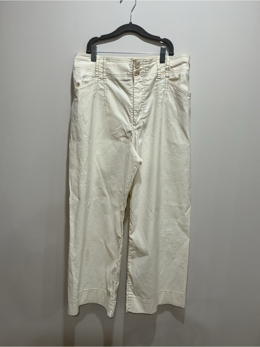 Anthropology, cream, color, high waisted cropped stretch pants size 31